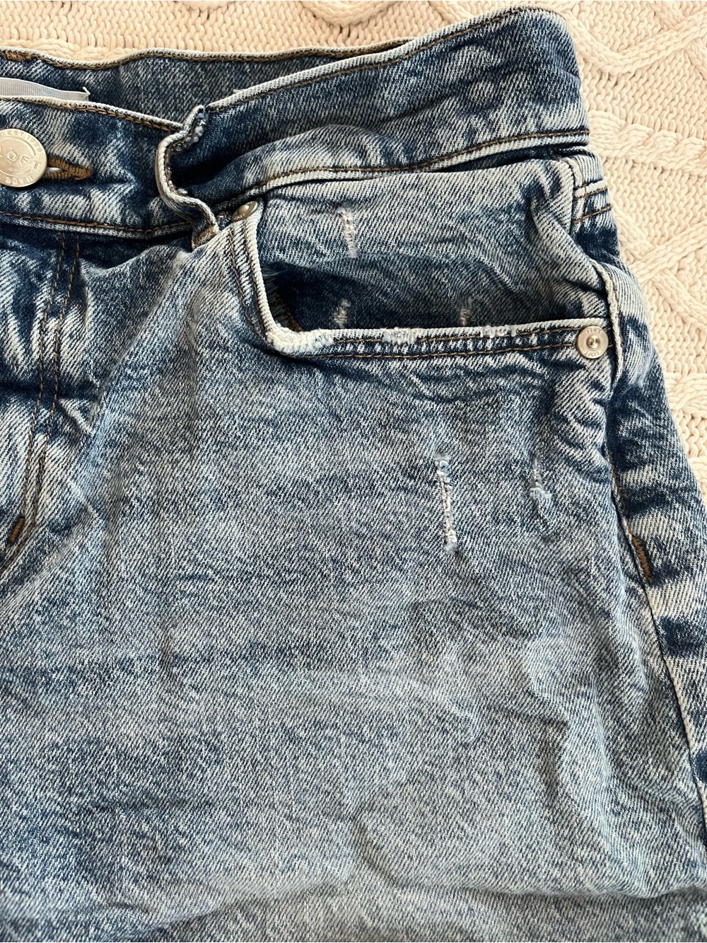 Loft Light Blue Cotton Women’s Denim Jean Shorts Size 4 or 27 Waist - Picture 7 of 15